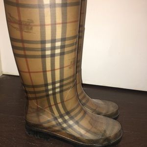 BURBERRY RAIN BOOTS